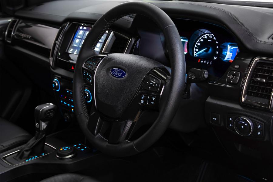 Панель приборов Ford Everest Titanium 2018 года  (AU) (фото 19 из 23)